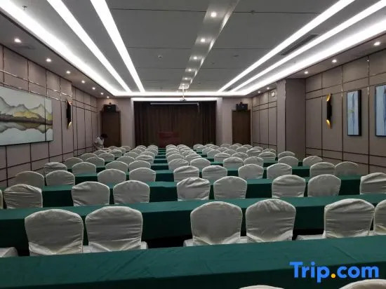Zhumadian  Future  Hotel  Co., Ltd