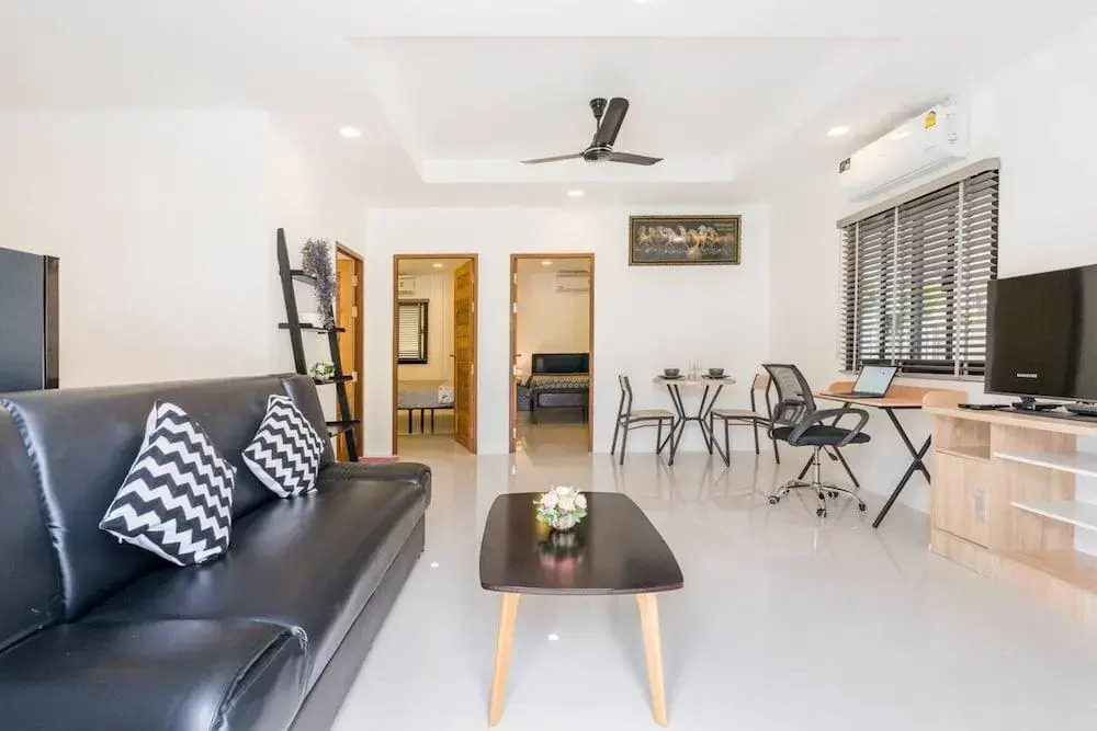 Chonlada Holiday Home - 2 BR Pool Access Bungalow - Kamala Beach