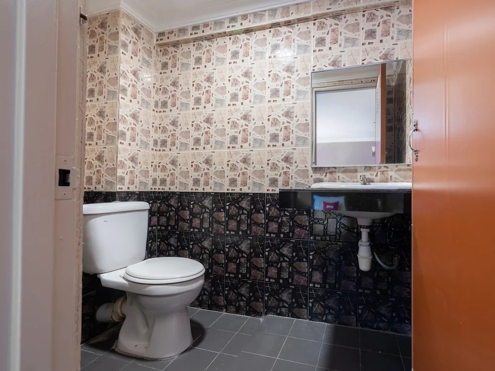 OYO 89844 Green Villa Hotel