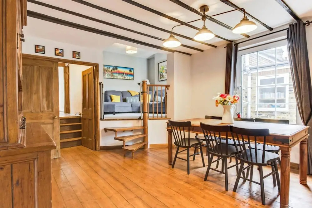 Cosy, Quirky 3 Bed Home In Queen's Park
