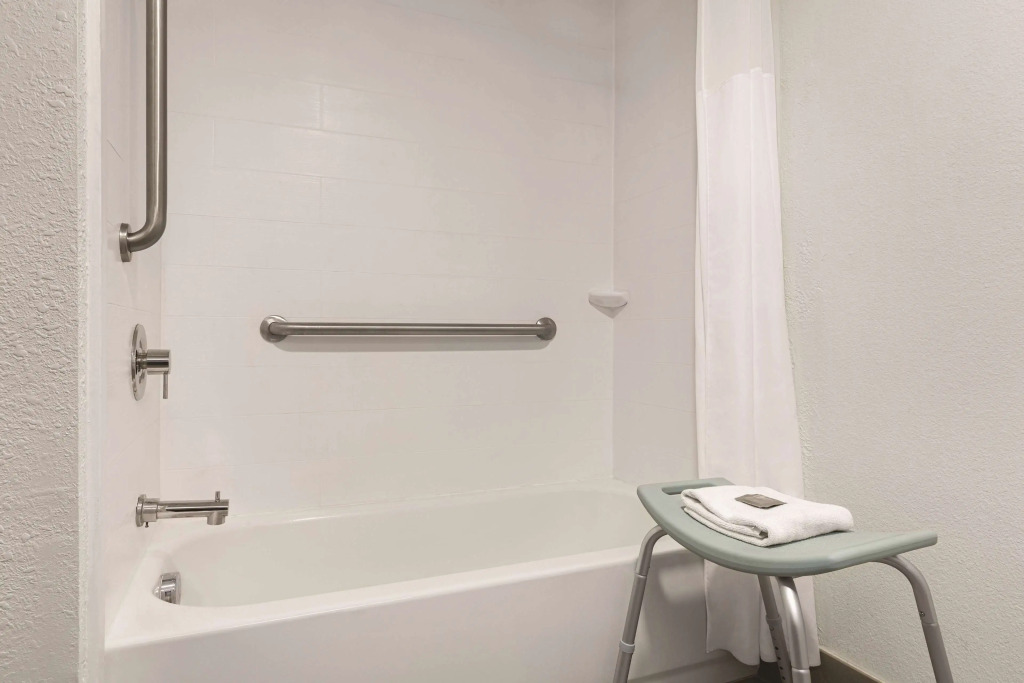 Country Inn & Suites by Radisson, Dunn I-95