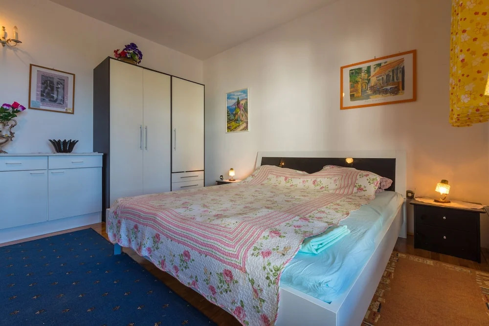 Apartments Luji