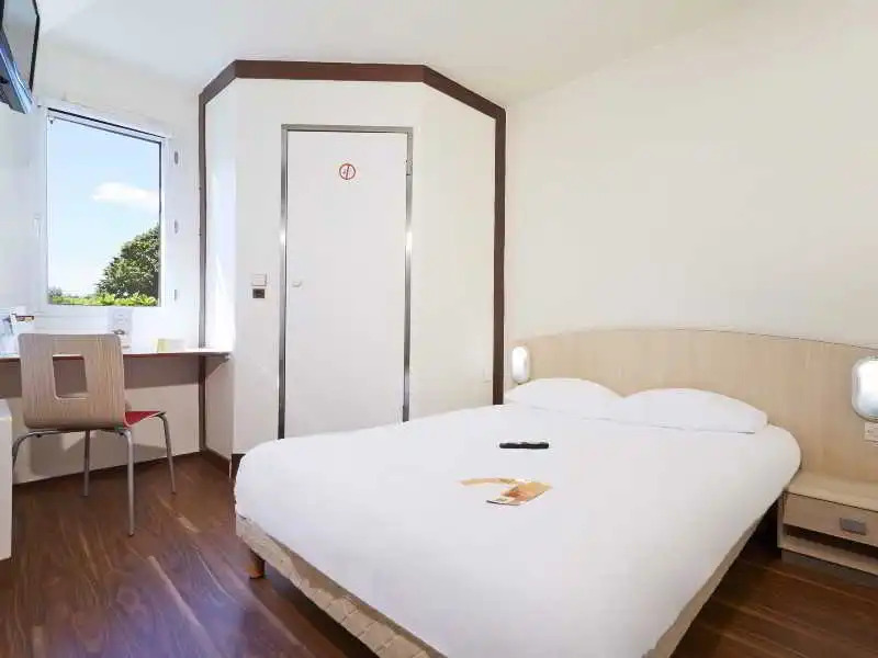 HOTEL F1 Lyon Genay Massieux
