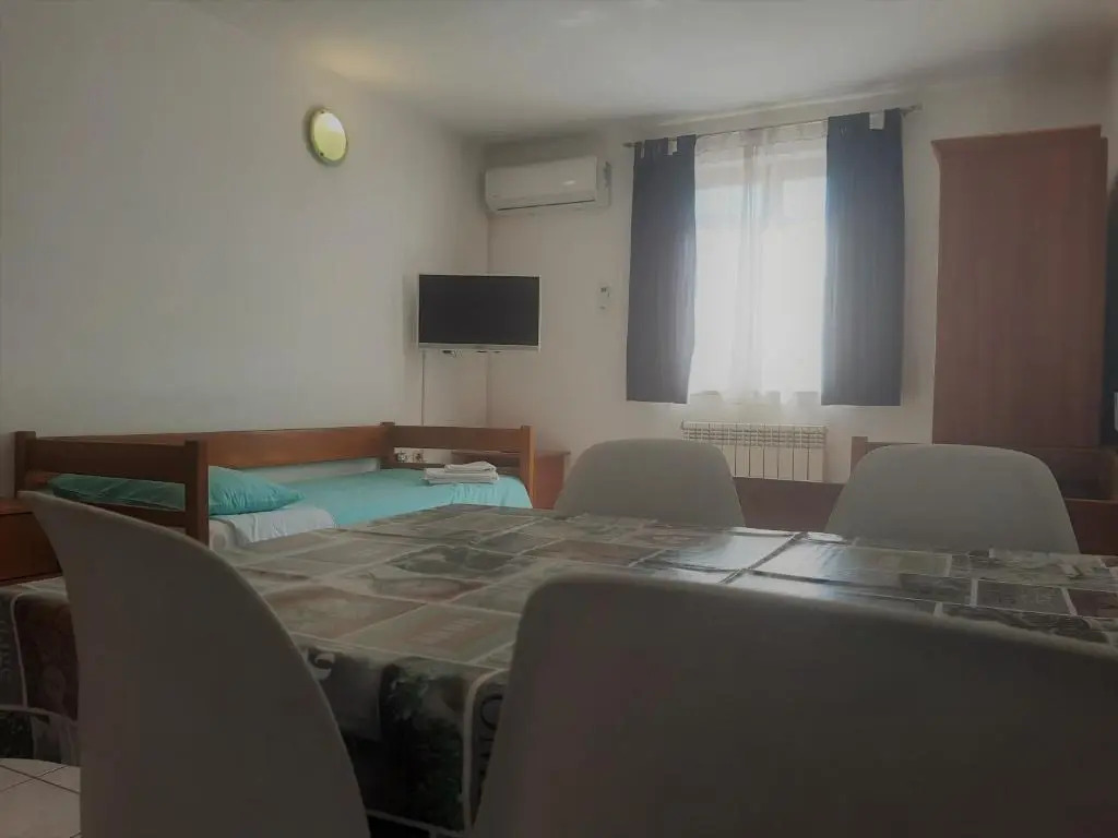 Apartments by the sea Pjescana Uvala - Pula - 20800