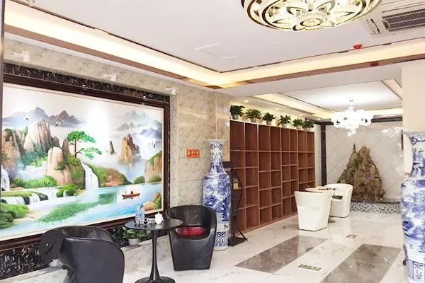 City 118 Hotel Longmen High Speed Railway Station