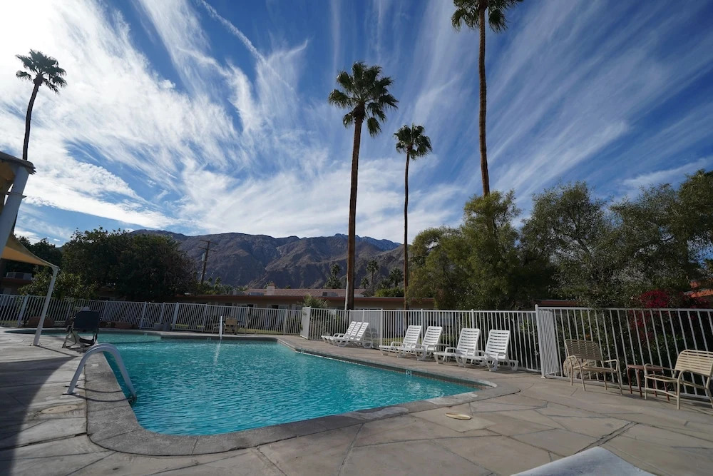 Tuscany Manor Suites - Clothing Optional