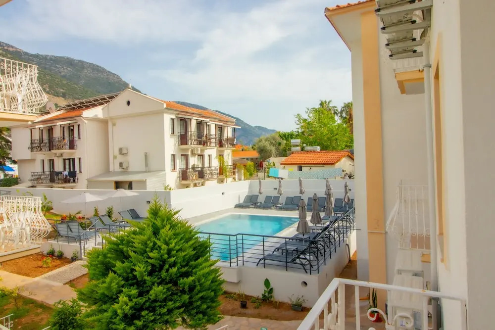 Celeste Hotel