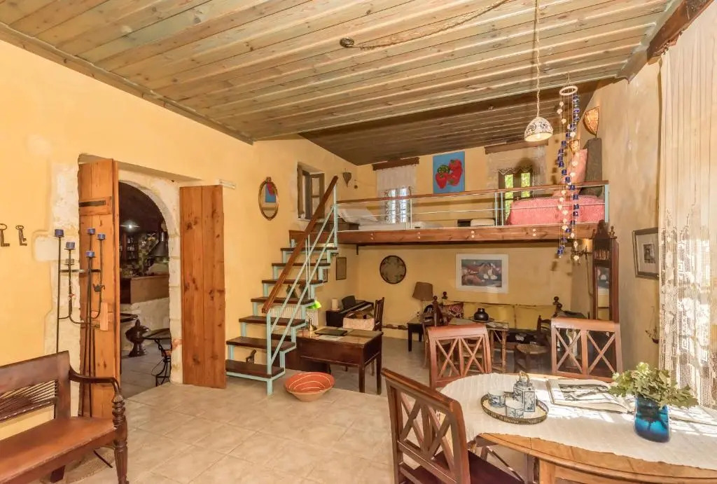Hekate House, bohemian country house, 4 bedrooms for 8 persons