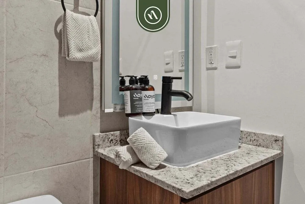 Luxury 2 BR - Downtown - Pool - Sunset in Terrace