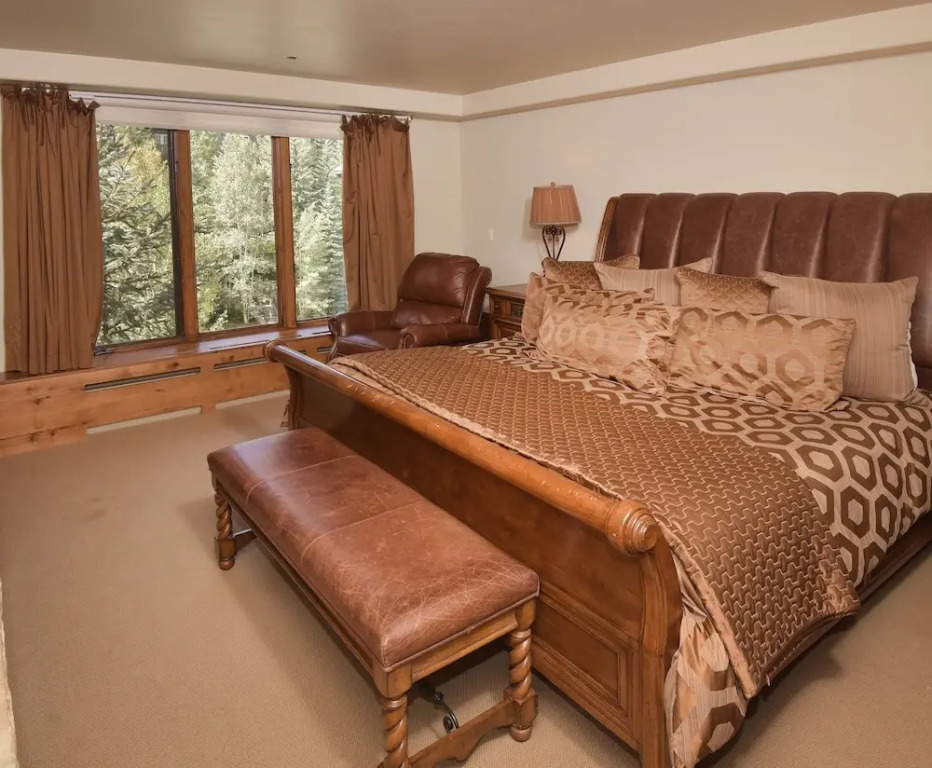The Pines 401