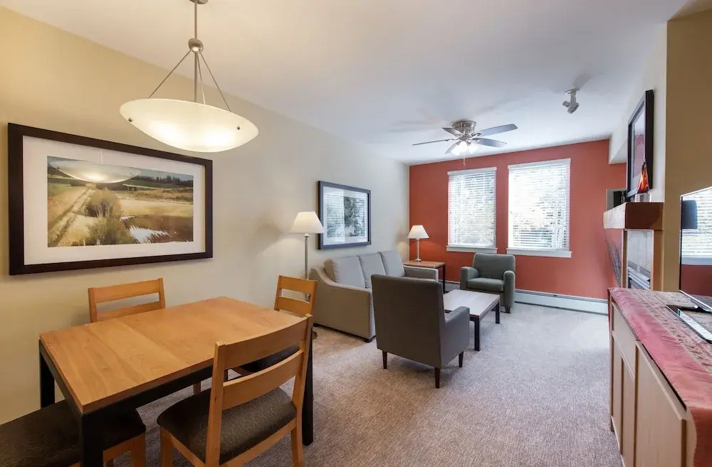 Ground Floor Ski Condo Close to Gondola - Fraser Crossing/Founders Pointe Premium-Rated 3305