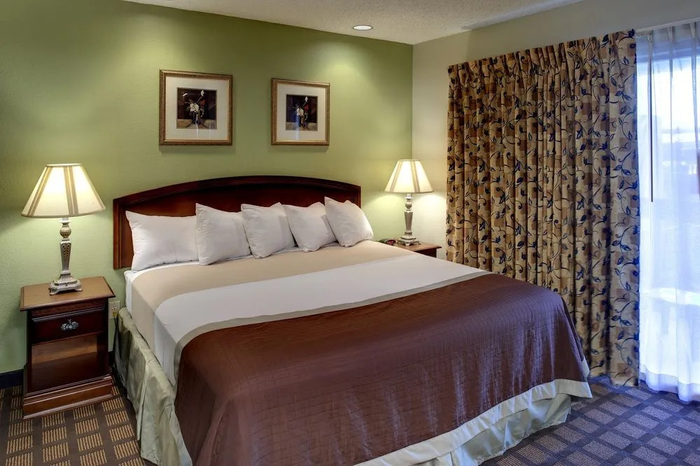 Orangewood Suites