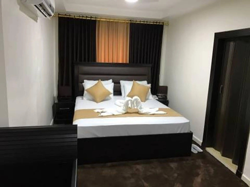 Peace Way Hotel