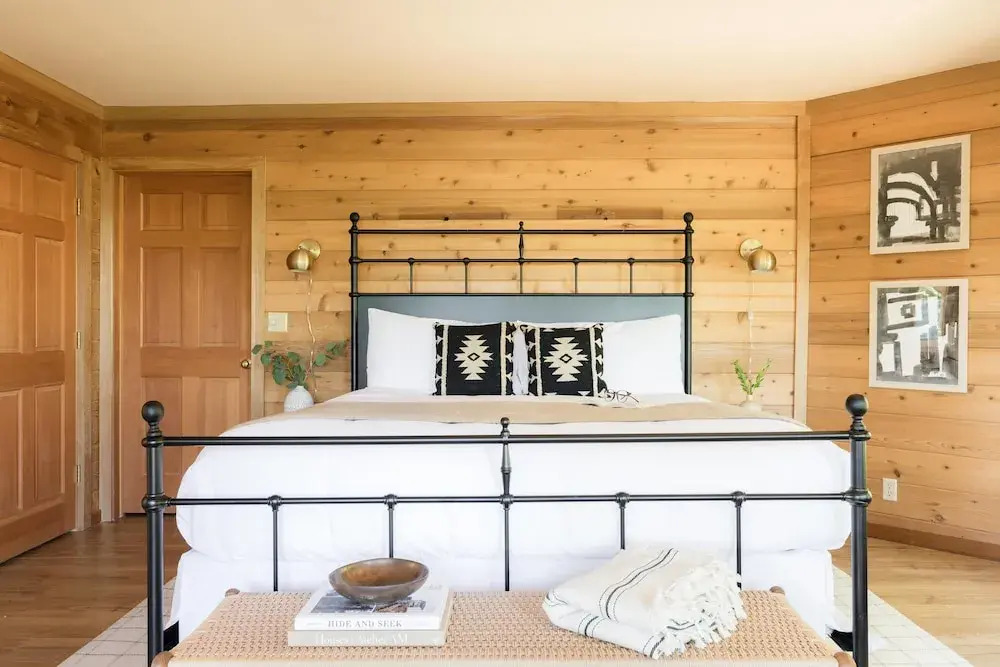 Wildwood by AvantStay   Cabin w/ 3 Decks, Ping Pong, Fire Pits, & Outdoor Grill