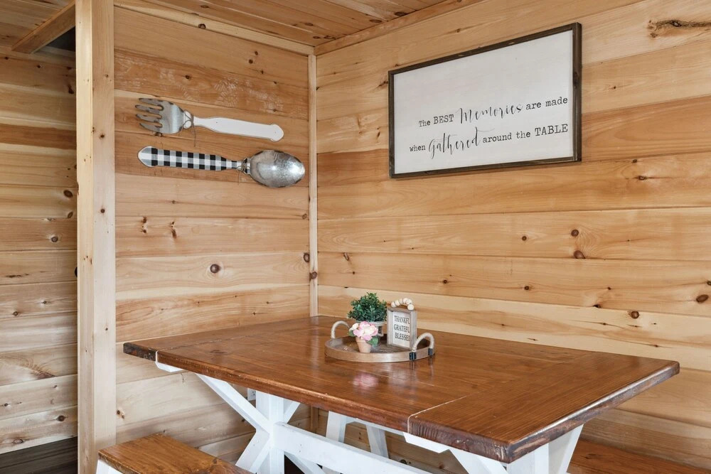Majestic Valley Retreat 2 Bedroom Cabin by RedAwning