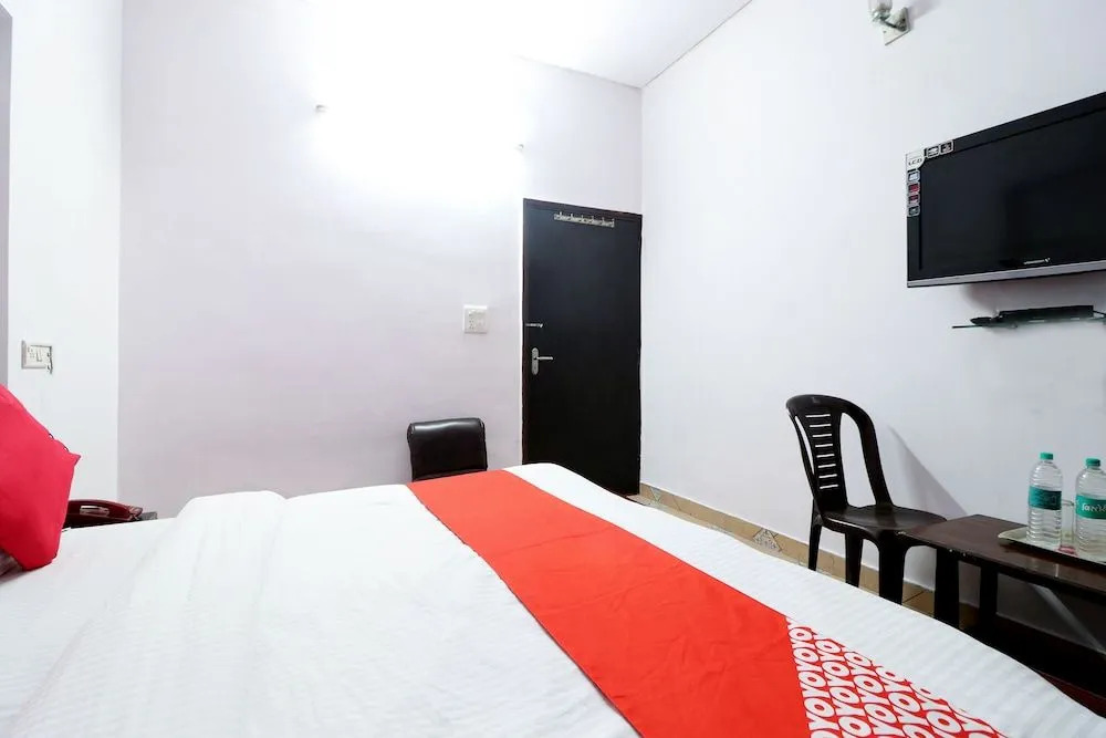 Oyo 6786 Ashu Villa Guest House