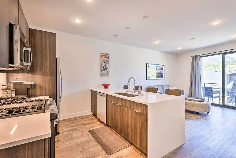 Hot Tub & Balcony: Riverfront Silverthorne Condo!