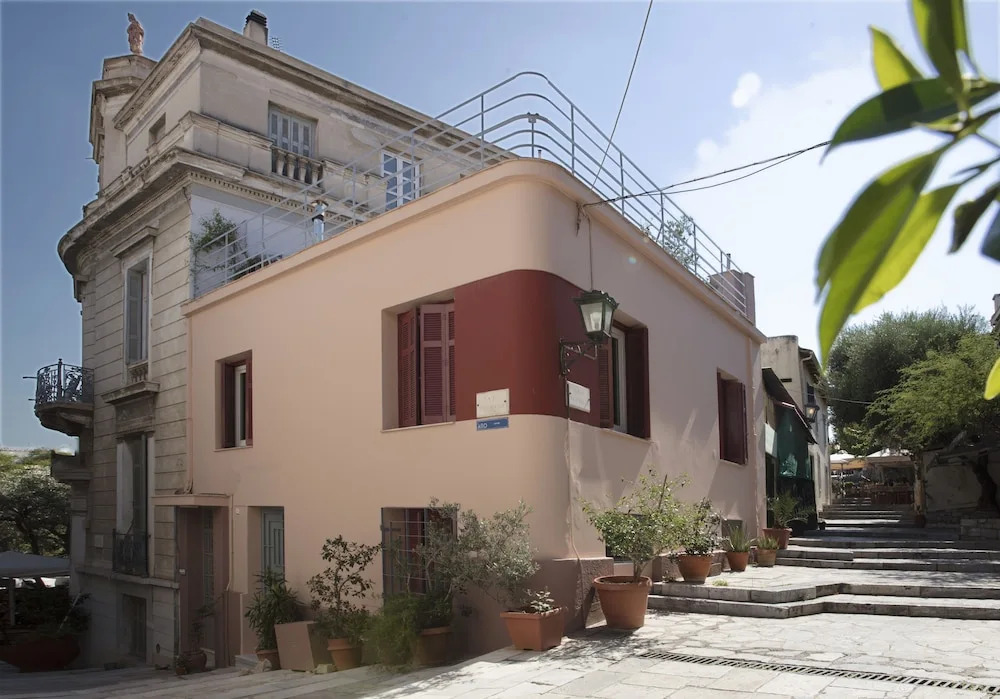 Thea's Residency