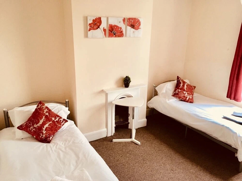Upper Villiers - Contractors