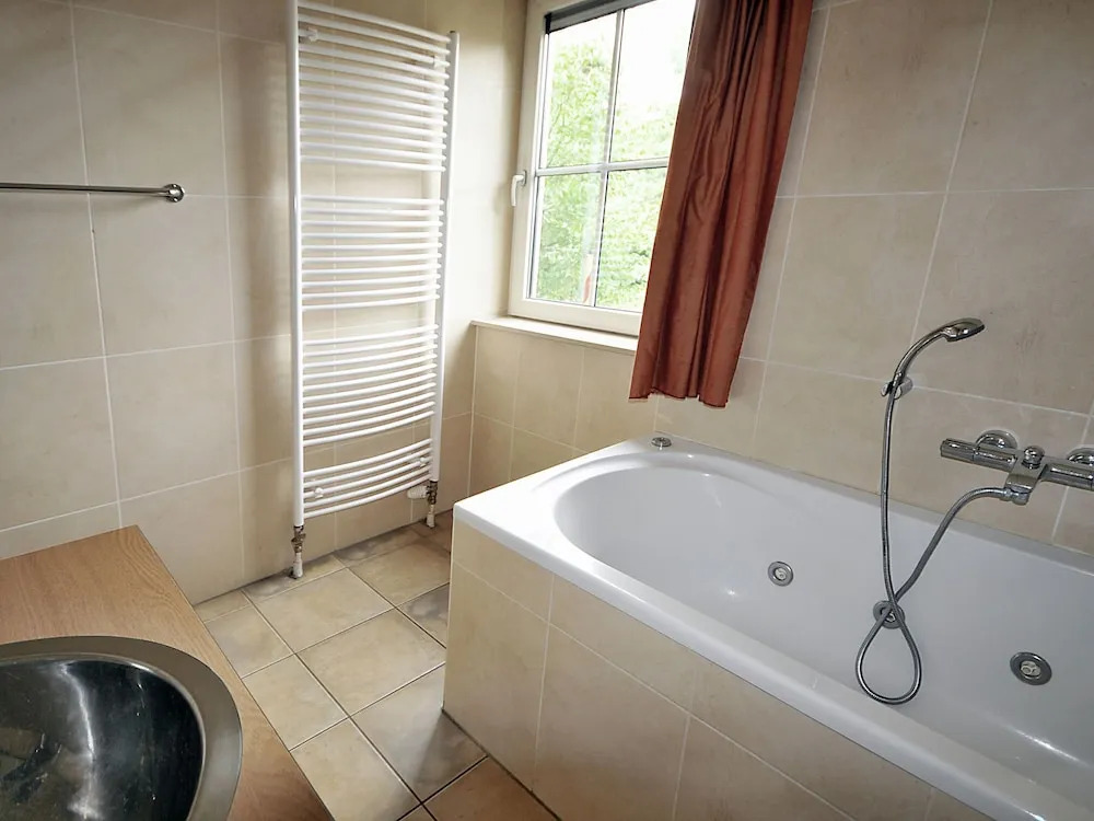 Cosy Holiday Home With Dishwasher, Close to a Golf Course