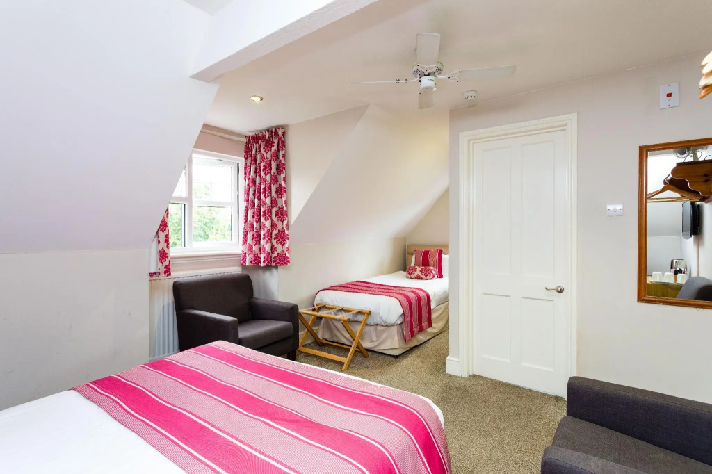 The Lawn Guest House Gatwick