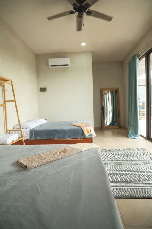 La Familia Casa and Suites