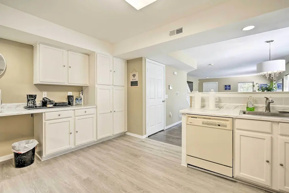 1 Mi to Beach & Casinos: Home in Atlantic City!