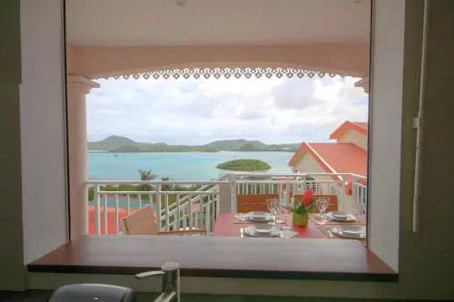 Villa avec piscine et vue mer