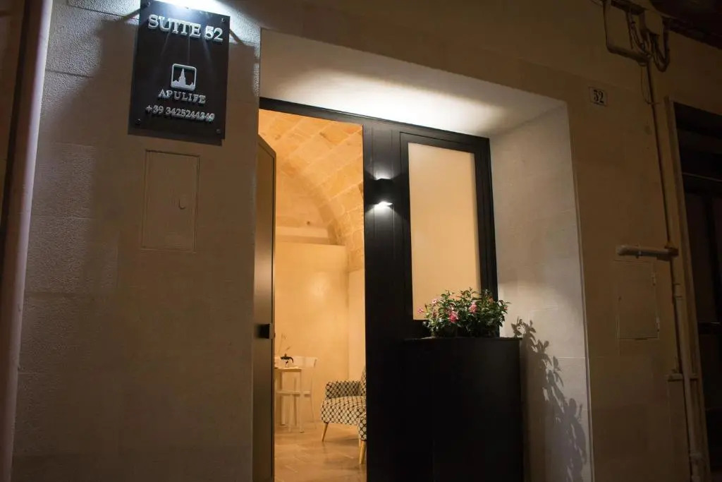 Suite 52
