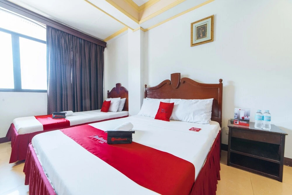 Cler Grand Hotel by Reddoorz
