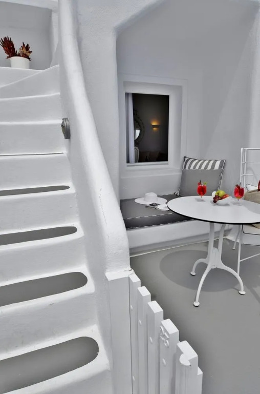 Kirini Suites & Spa Hotel
