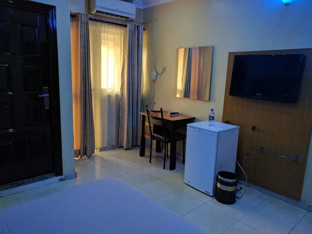 Whitehouse Msquare Hotel