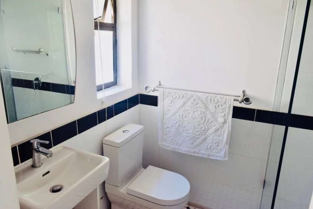 Charming 2 Bedroom Apartment in Bantry Bay