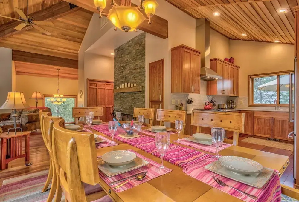 2 Tan Oak-Hot Tub-3BR/2BA