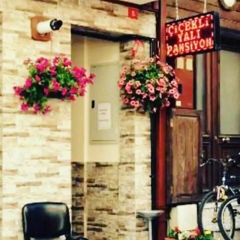 Cicekli Yali Otel