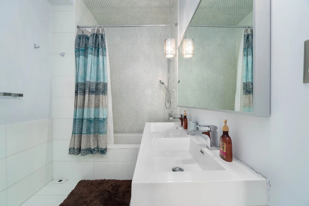 3 Bedroom 2 Bath Large Patio and CN View