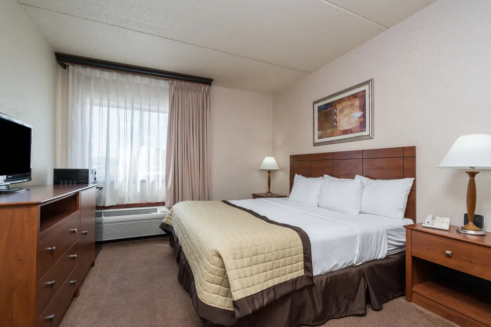 Baymont Inn & Suites Fargo