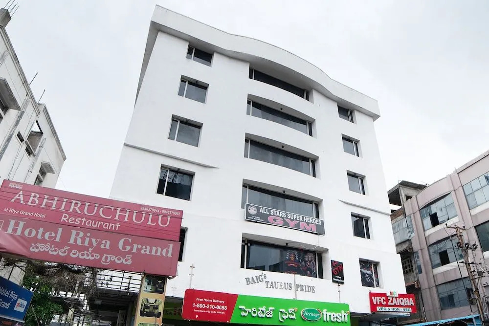 Capital O 45597 Hotel Riya Grand