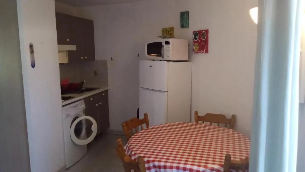 Studio de 27 m² + 70 m² de jardin à 100 m des plages