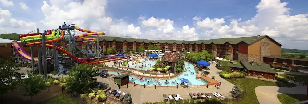 Wilderness at the Smokies – River Lodge Suites