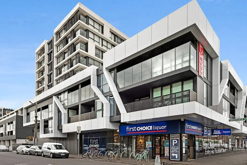 A Cozy 2BR Apt Next to The Yarra River
