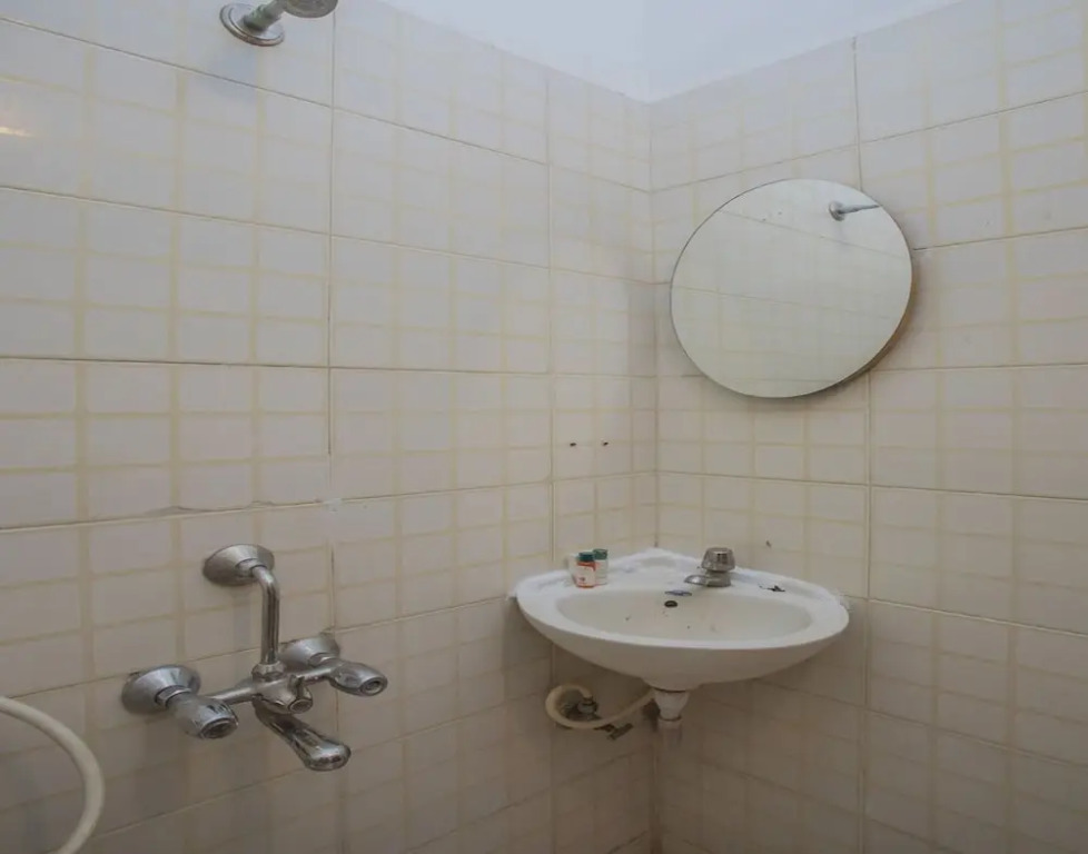 OYO 9903 Hotel Care Residency