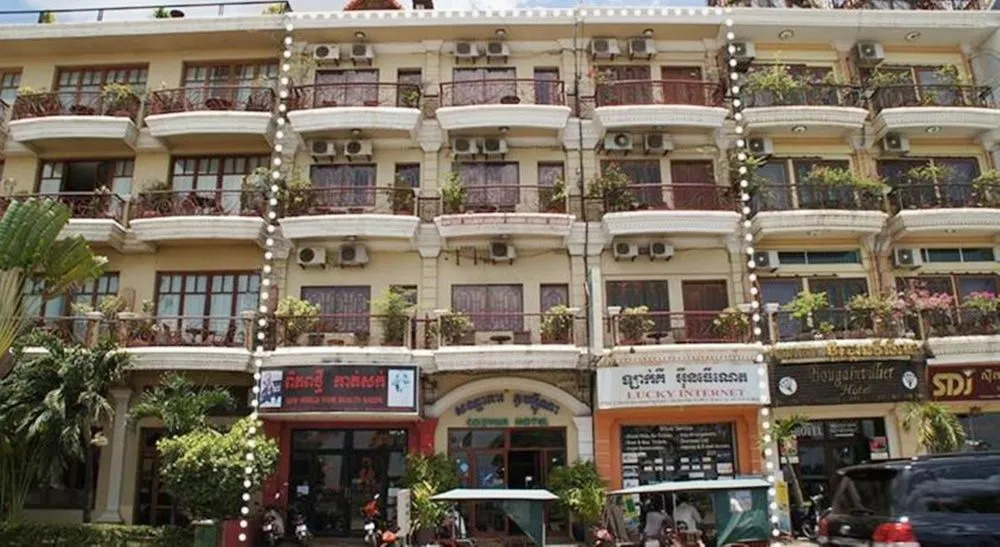 Cozyna Hotel