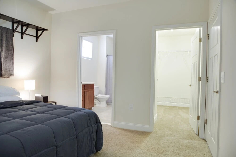 Lovely 1BR w Balcony in Historic Midwood