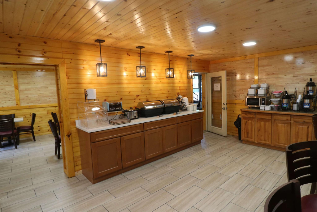 Отель Best Western Johnsons Inn Downtown Gatlinburg
