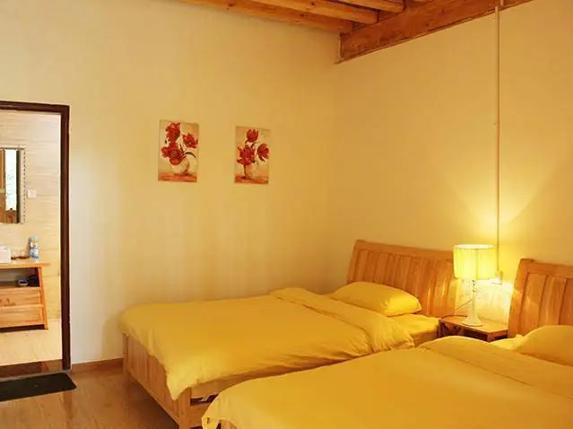 Lijiang Hefenghut Inn