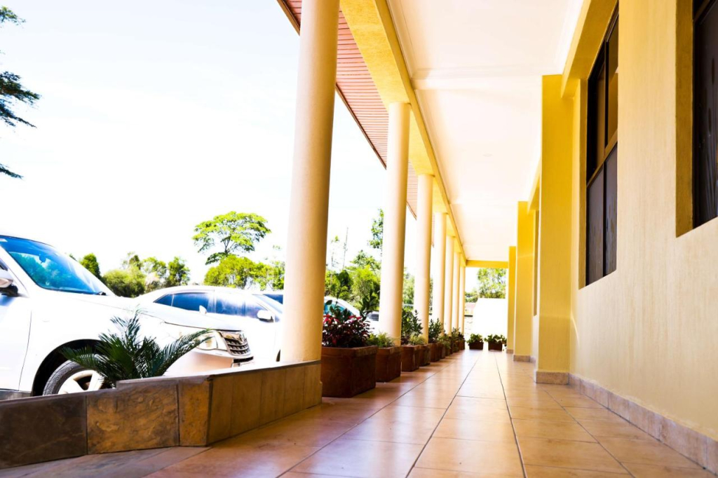Lake Naivasha Holiday Inn