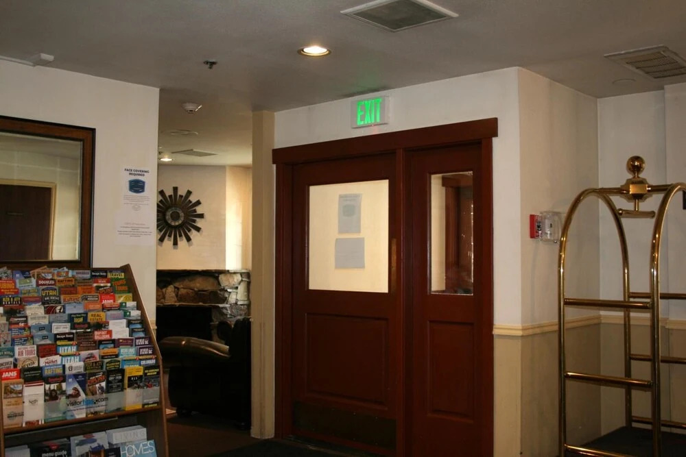 K B M Resorts- Cbi-311 Upgraded 1bd, Wood Fireplace, Full Kitchen, Wifi, Walk to Slopes!