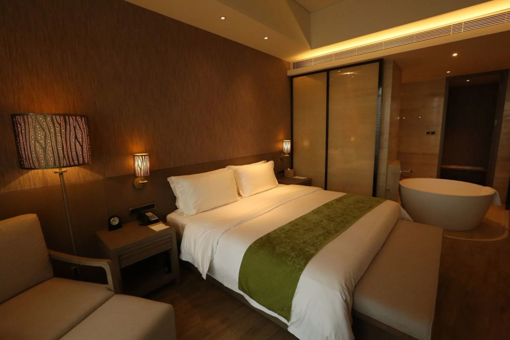 Qingdao Mangrove Tree Resort World - Red Coral Hotel