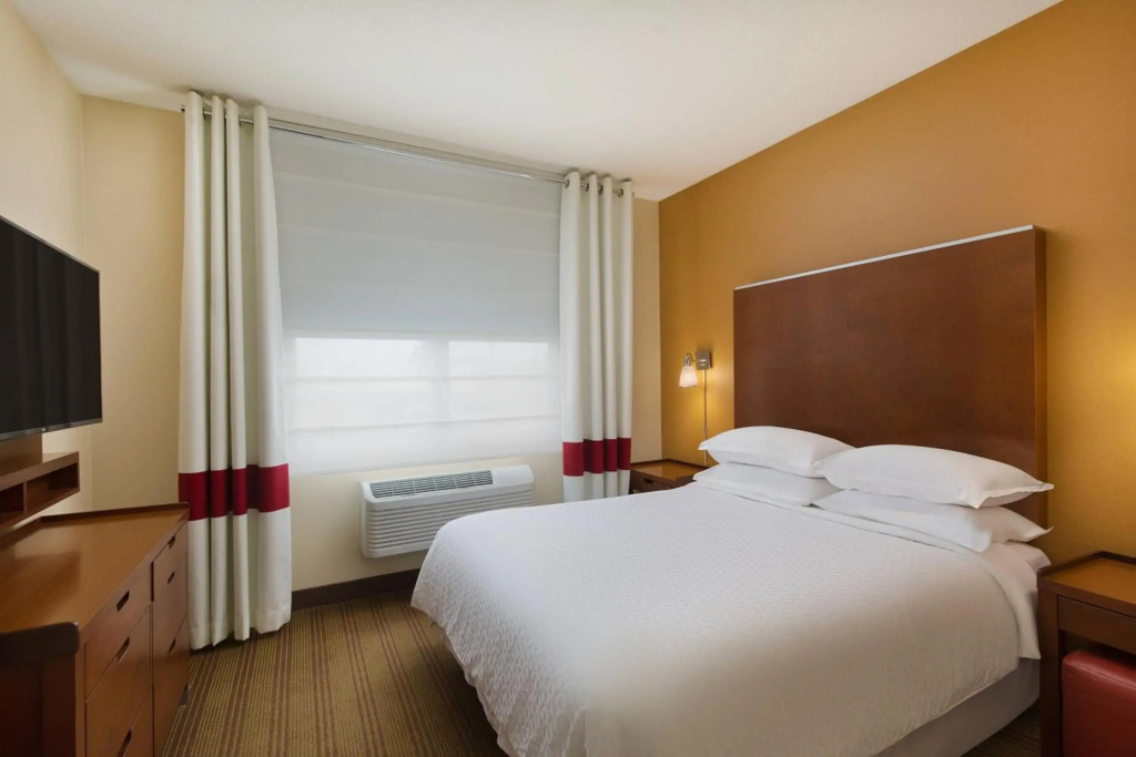 Four Points by Sheraton Portland East